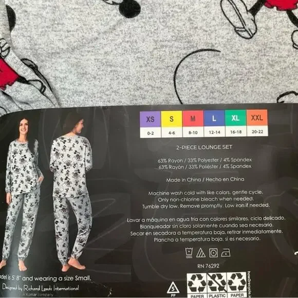 Disney Women's Pajamas Set Gray Size 3X NWT - Picture 4 of 8